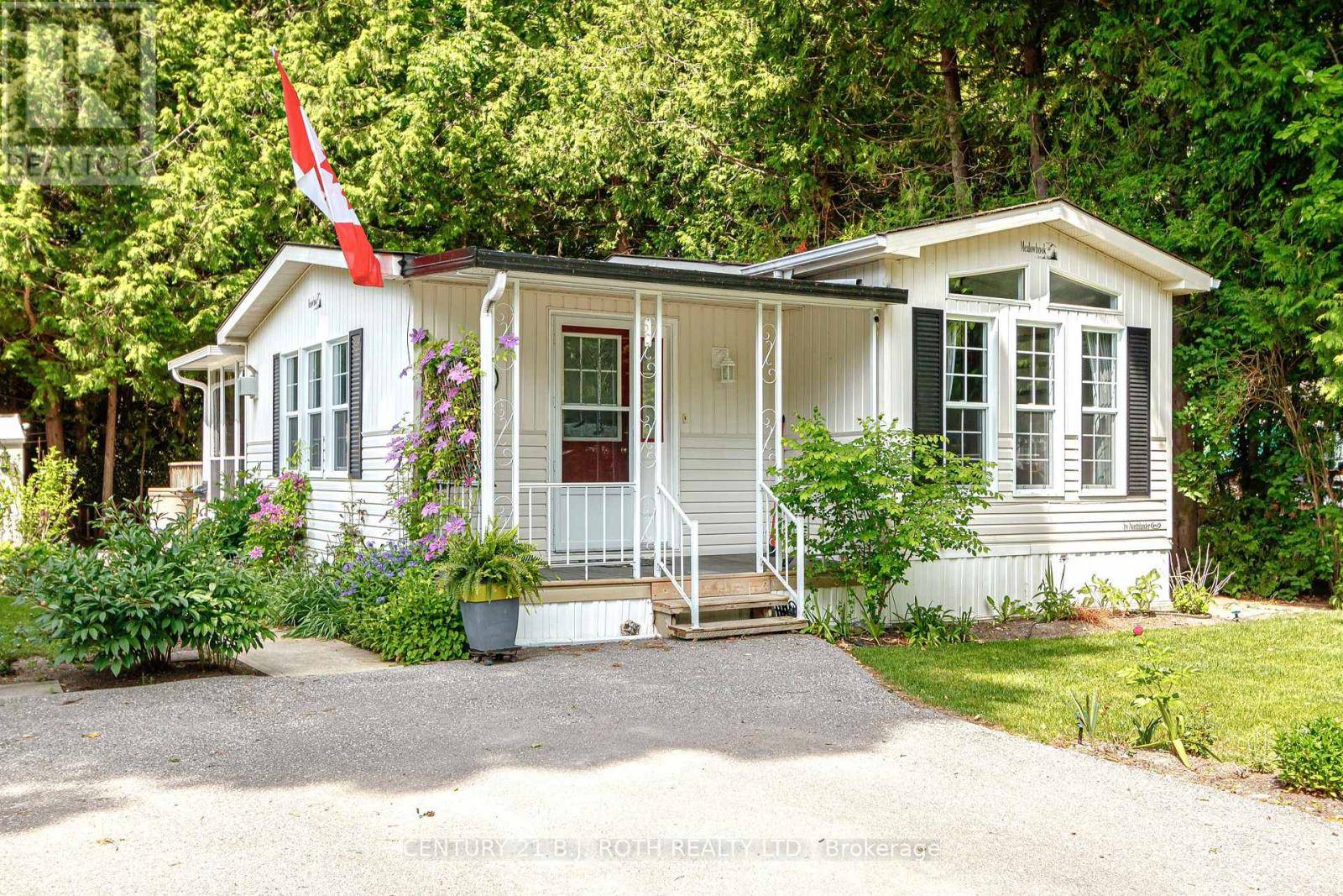 27 THE BOARDWALK, Wasaga Beach, ON L9Z3A8