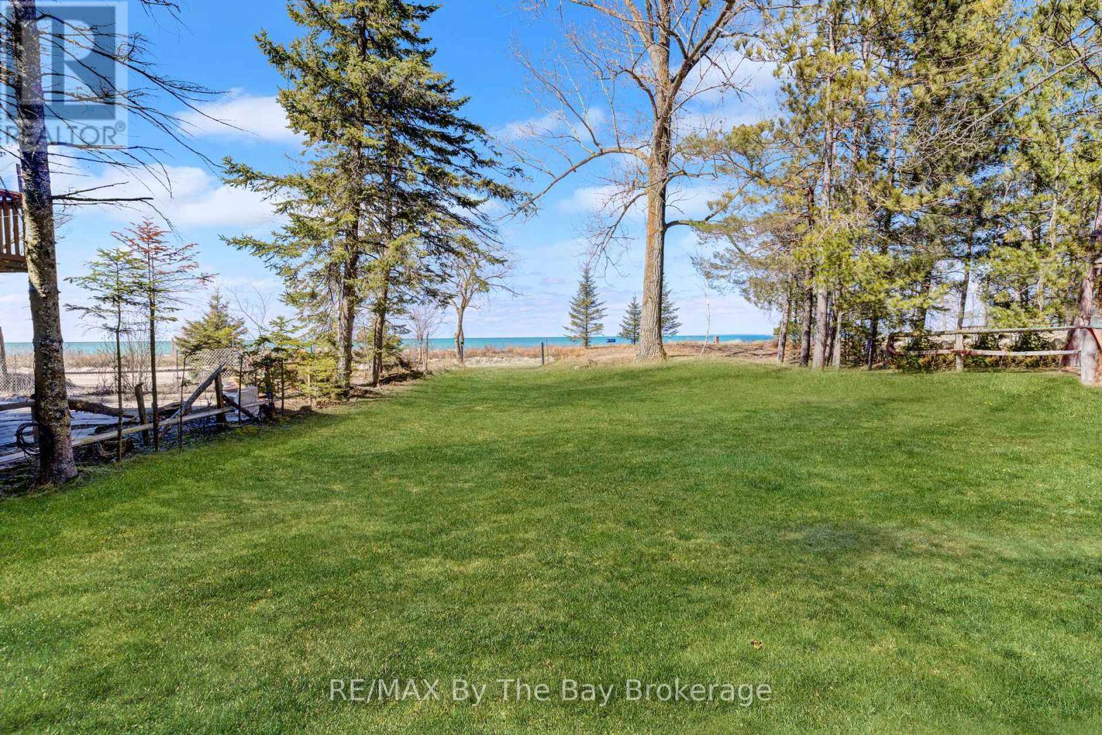 Wasaga Beach, ON L9Z2M4,278 COASTLINE DRIVE