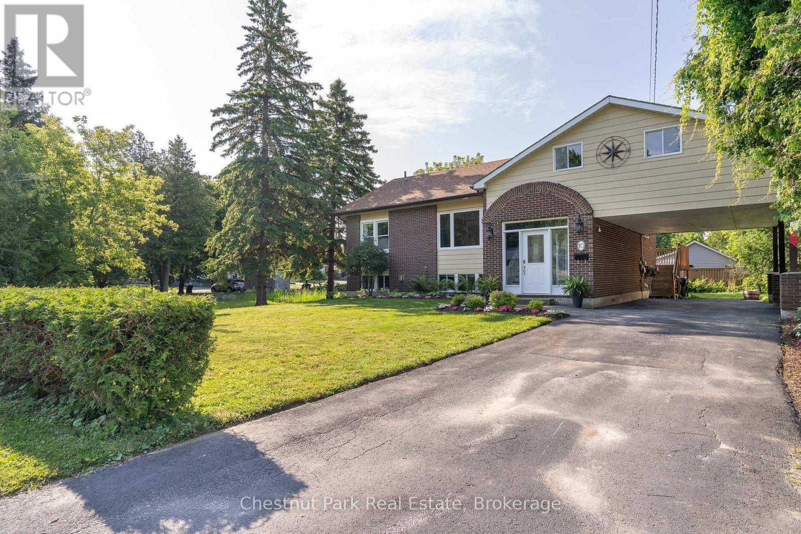 Collingwood, ON L9Y4P1,10 WATER STREET