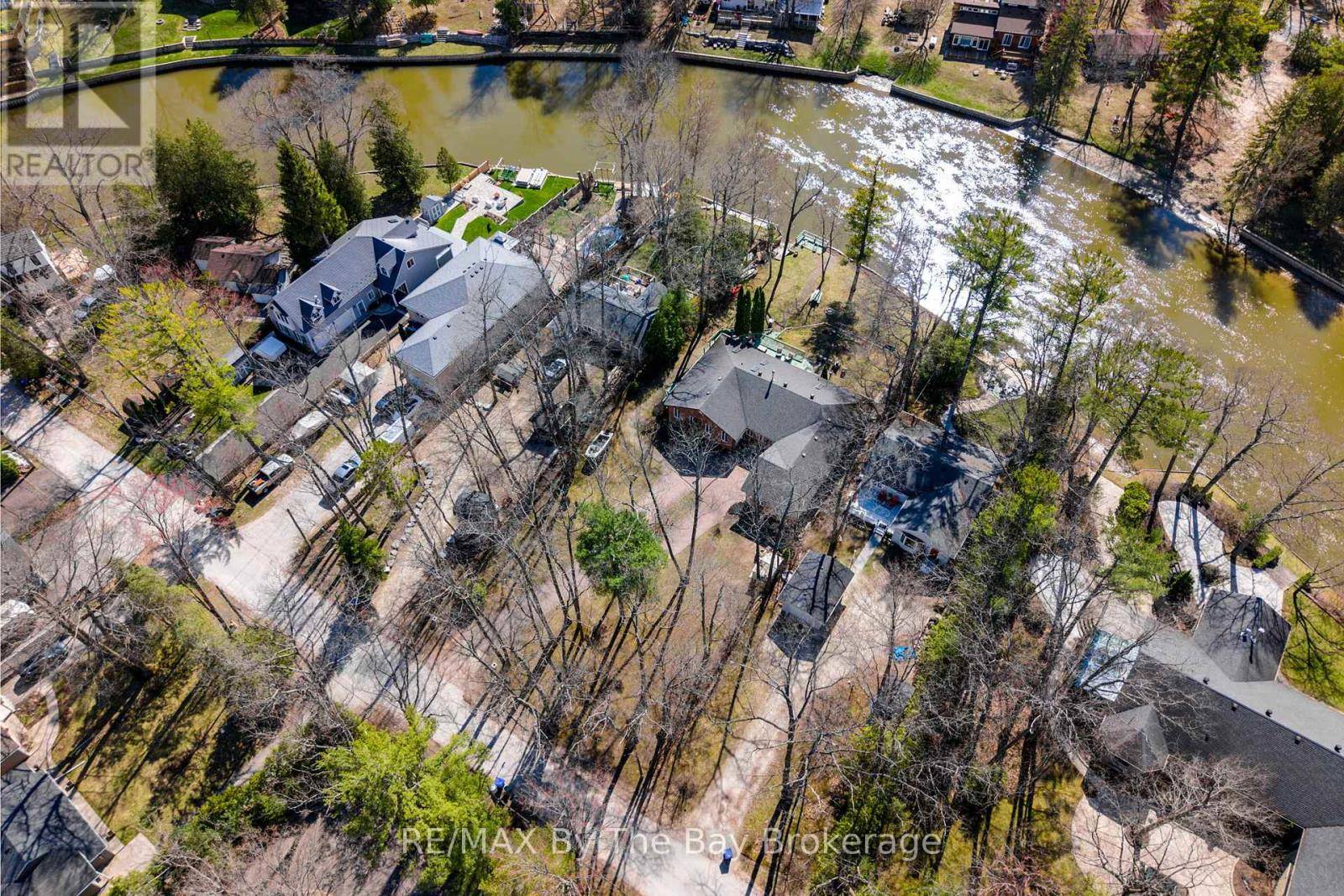 174 32ND STREET S, Wasaga Beach, ON L9Z2S4