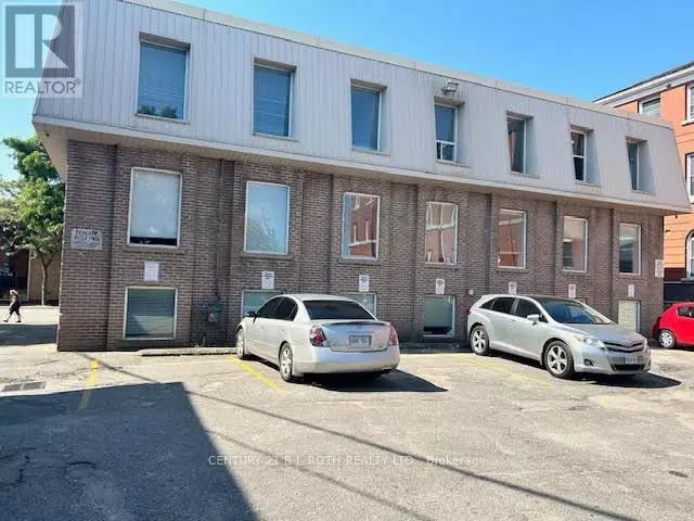 Orillia, ON L3V4Y7,10 PETER STREET N