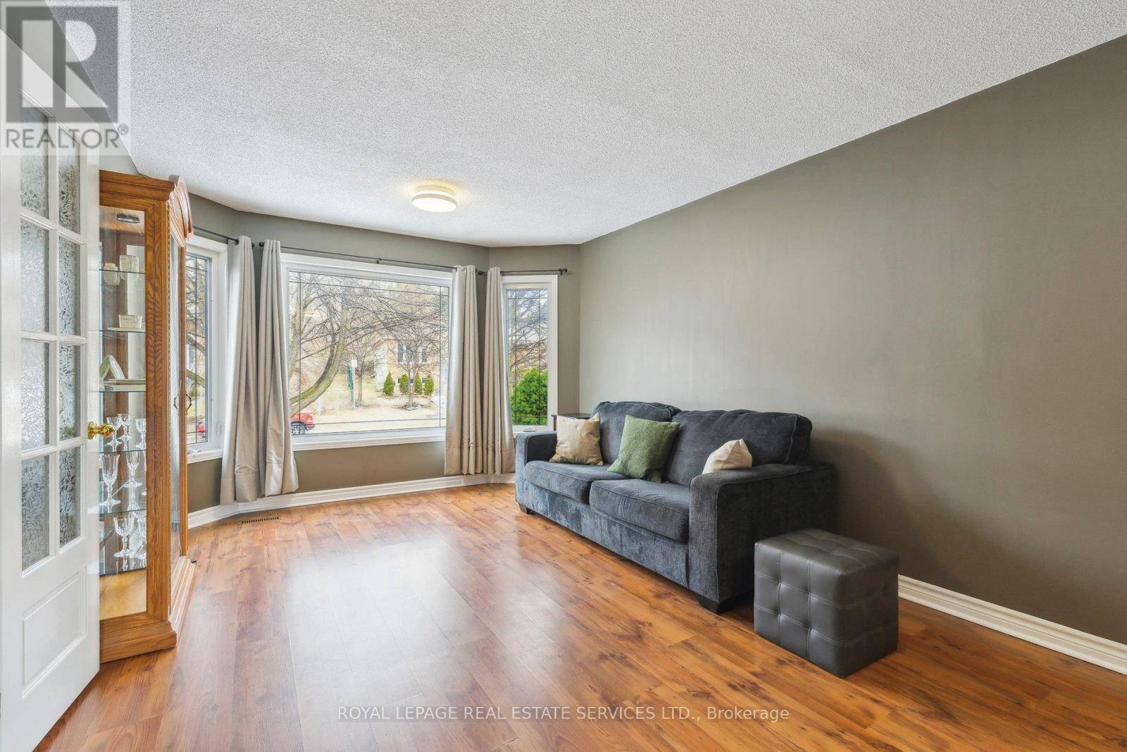 Barrie (letitia Heights), ON L4N6K5,19 ENGEL CRESCENT