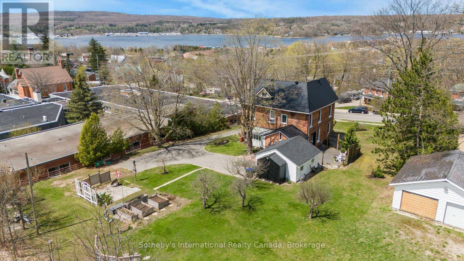 Penetanguishene, ON L9M1K7,26 ROBERT STREET E