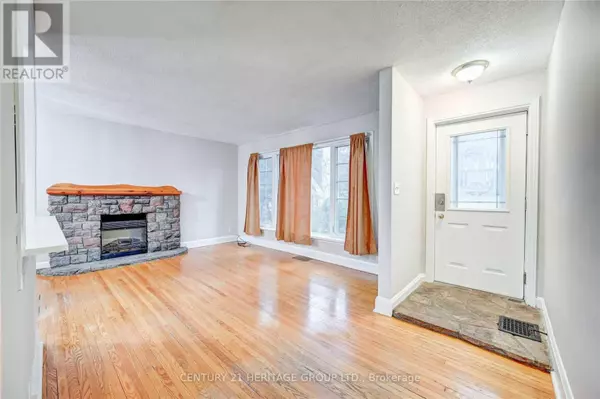 Orillia, ON L3V2V6,36 ARGYLE AVENUE