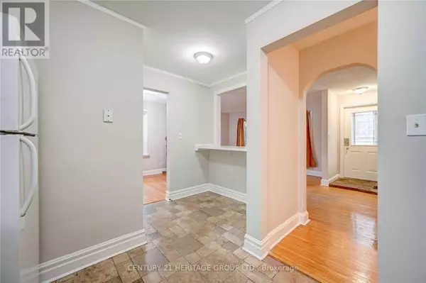 Orillia, ON L3V2V6,36 ARGYLE AVENUE