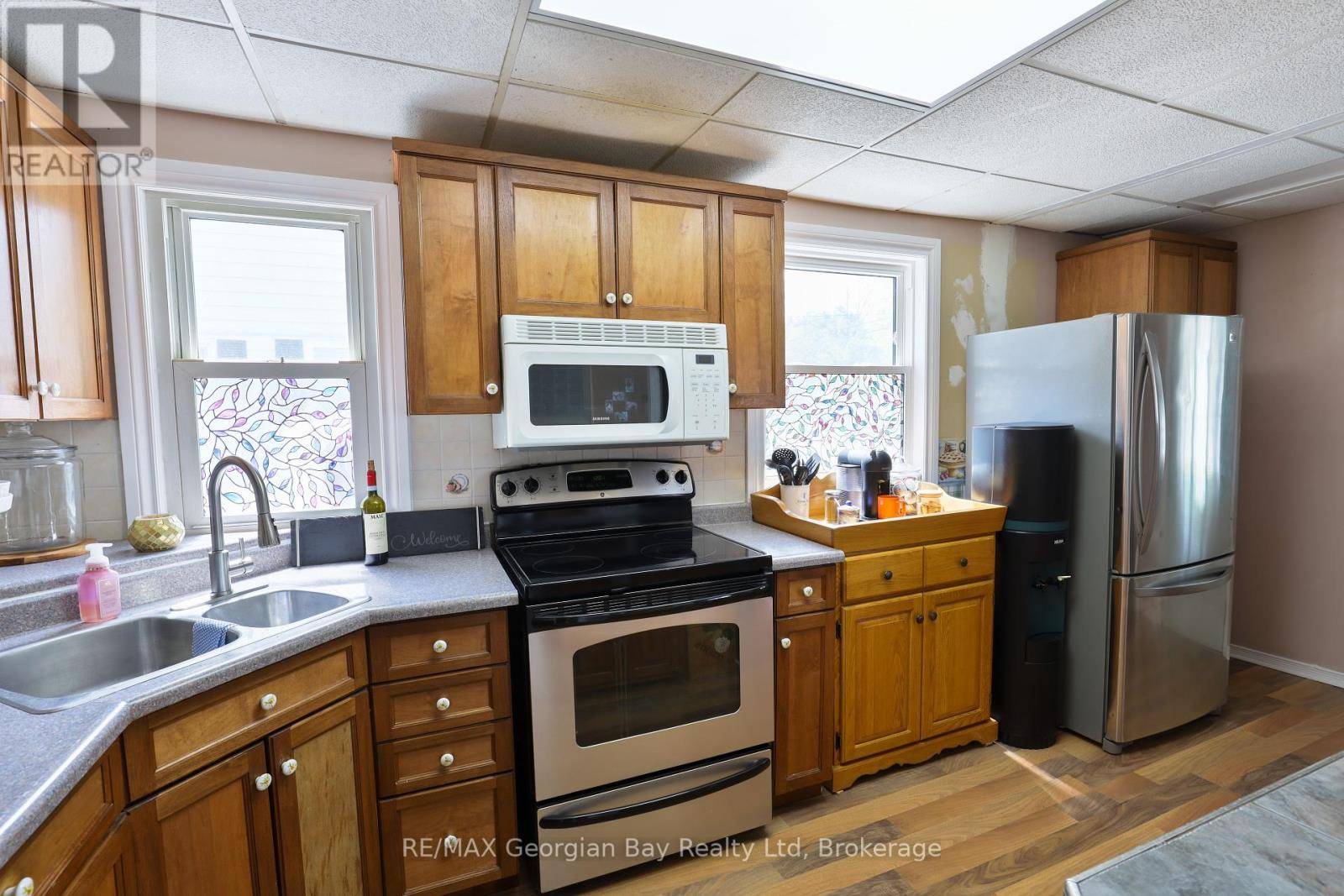 Midland, ON L4R4A7,163 EIGHTH STREET