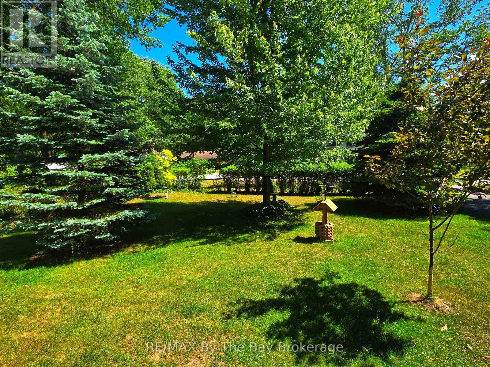 Wasaga Beach, ON L9Z1R1,82 HELENA STREET