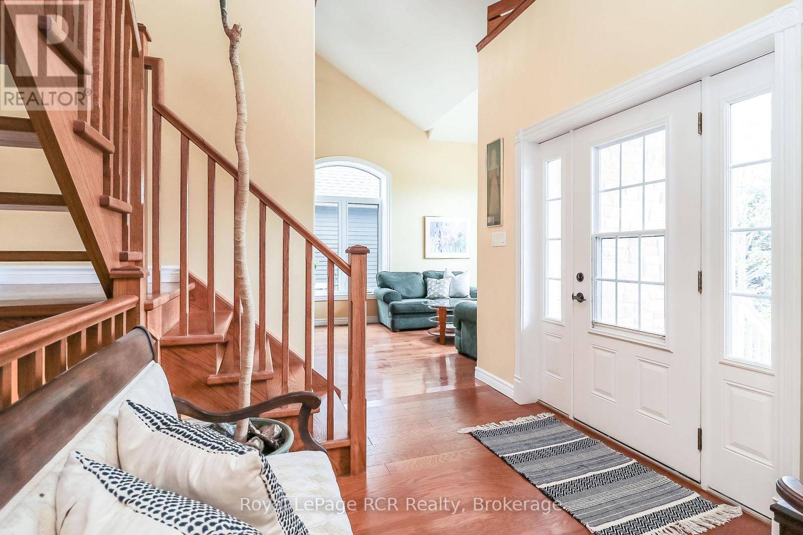 Collingwood, ON L9Y0G7,82 STANLEY STREET