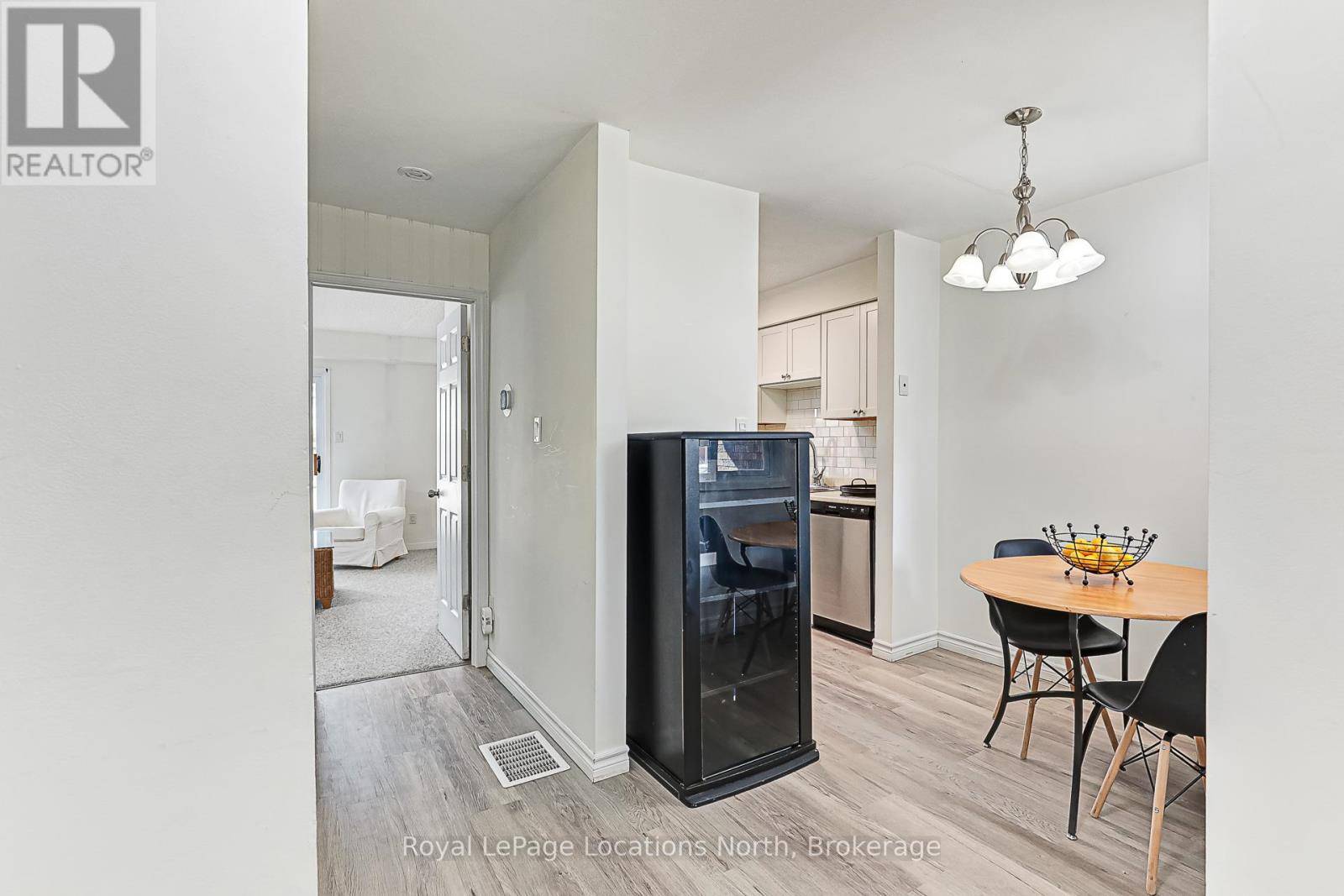 Collingwood, ON L9Y4K6,581 TENTH STREET