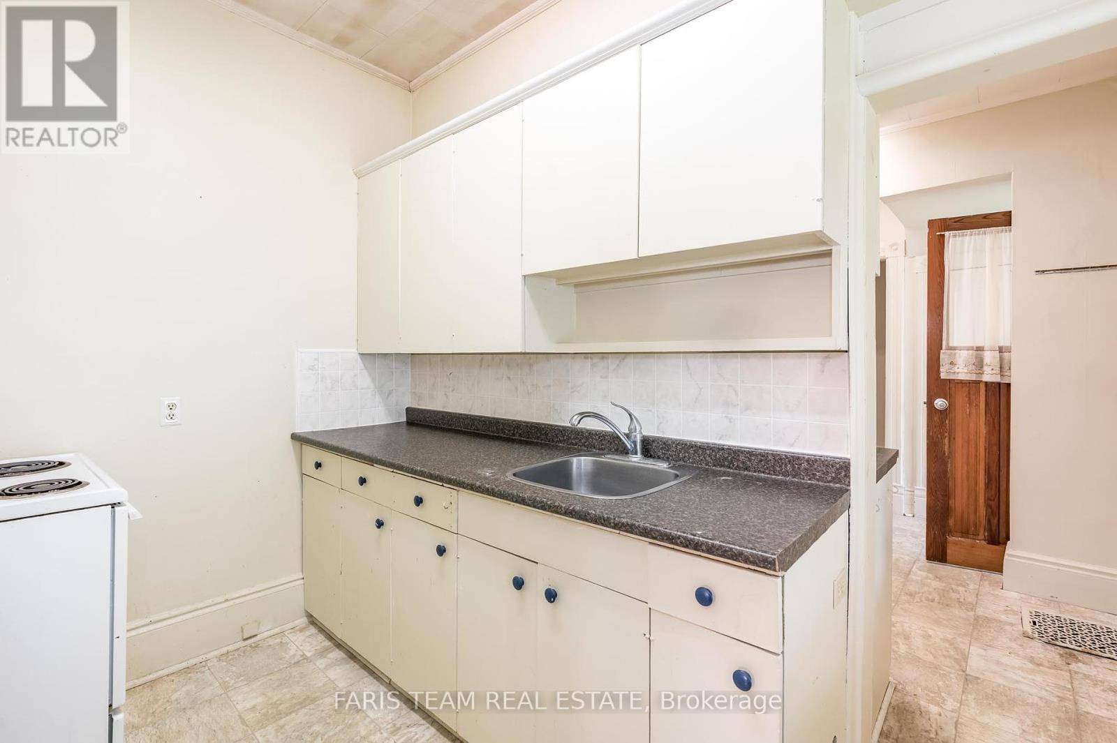 Orillia, ON L3V2B5,9 BORLAND STREET E