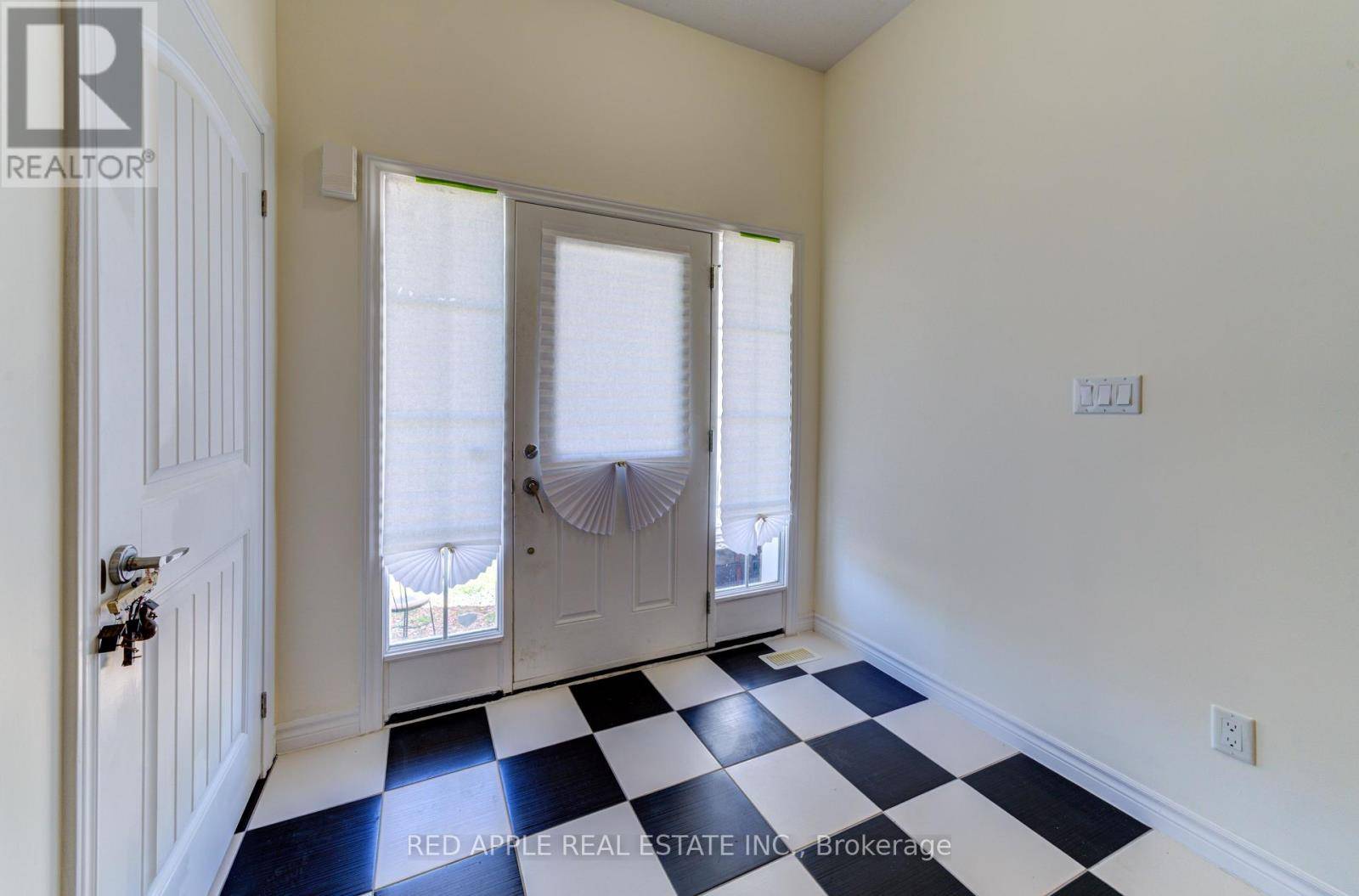 Springwater (elmvale), ON L0L1P0,5 BEVERLY STREET