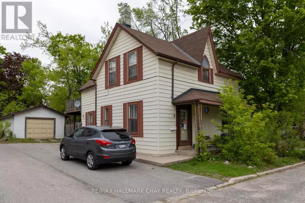 4 EAST STREET, Barrie (wellington), ON L4M2N4