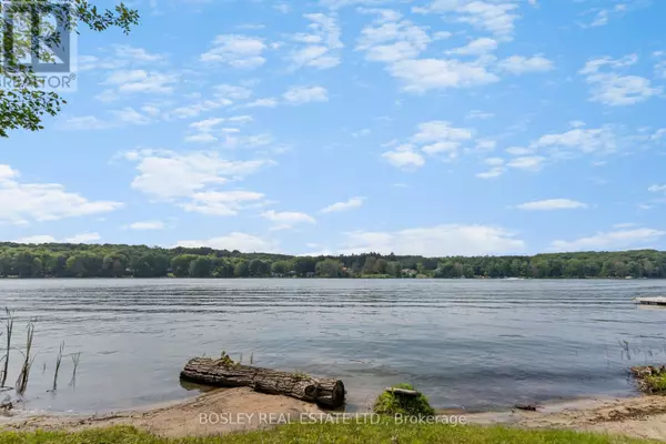 Tiny, ON L9M0B5,150 Farlain Lake RD East #Cottage