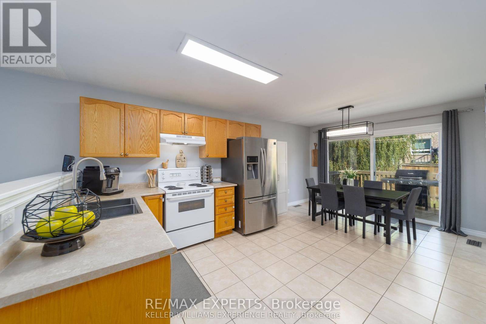 Barrie (painswick South), ON L4N5Y1,17 MICHELLE DRIVE