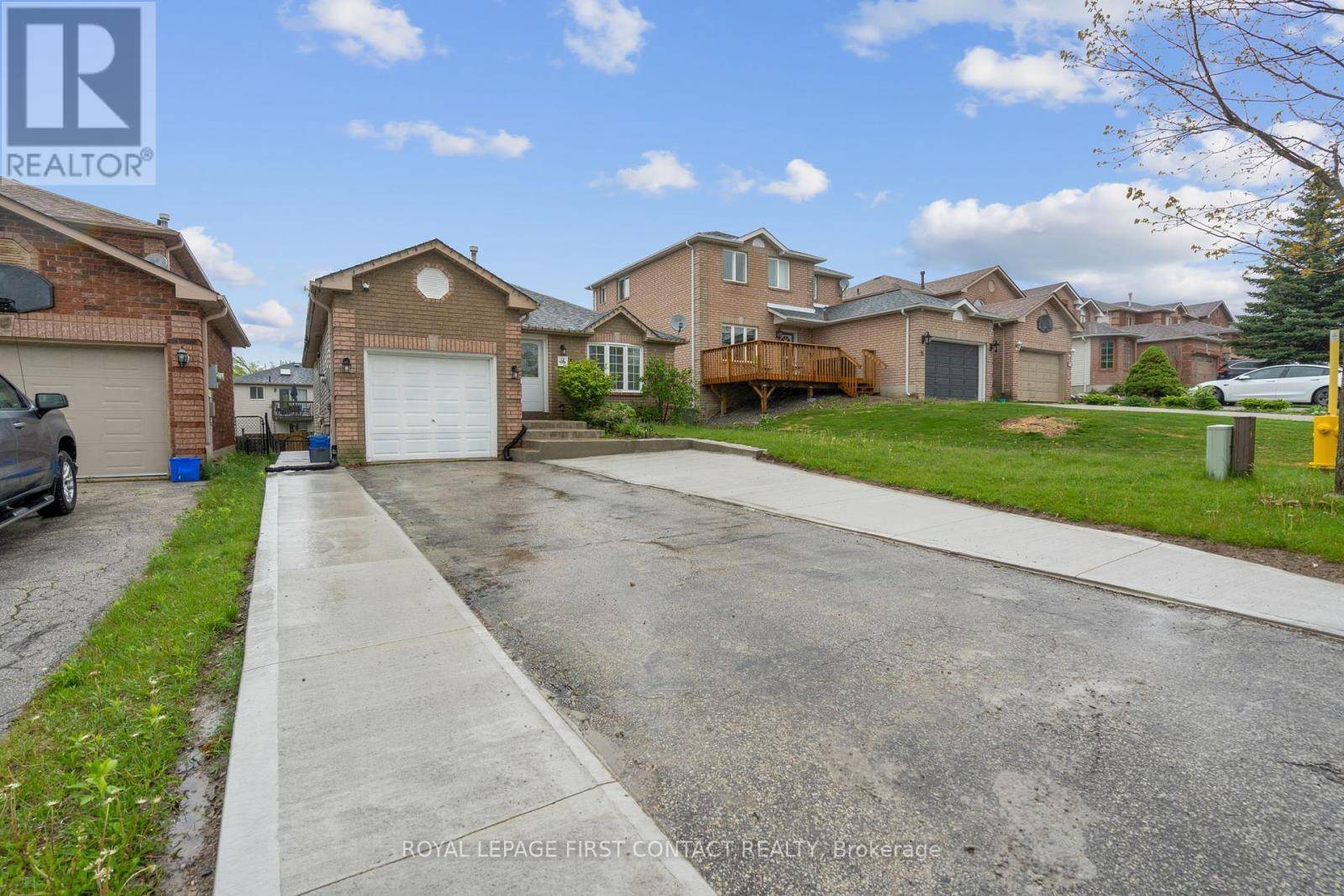 Barrie (holly), ON L4N8C8,16 Waddington CRES #(main)