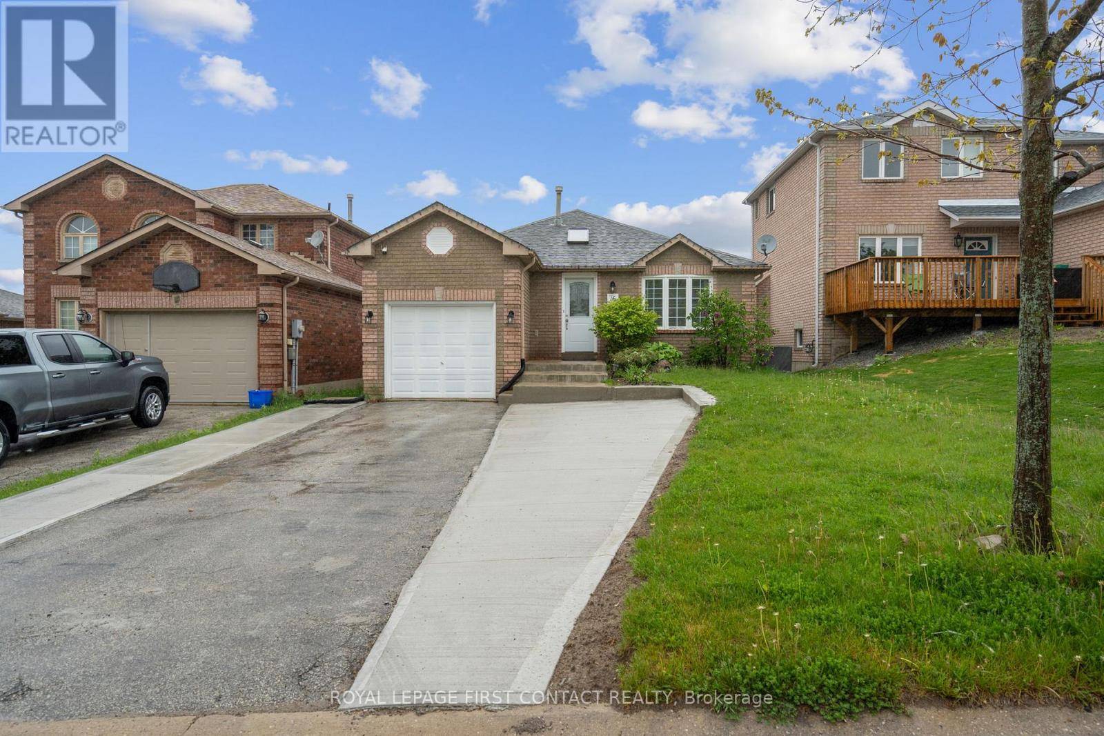 16 Waddington CRES #(main), Barrie (holly), ON L4N8C8