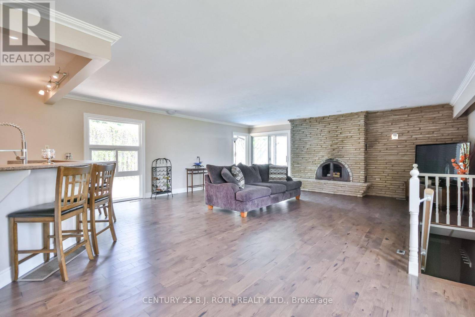 Orillia, ON L3V4B3,61 SECOND STREET