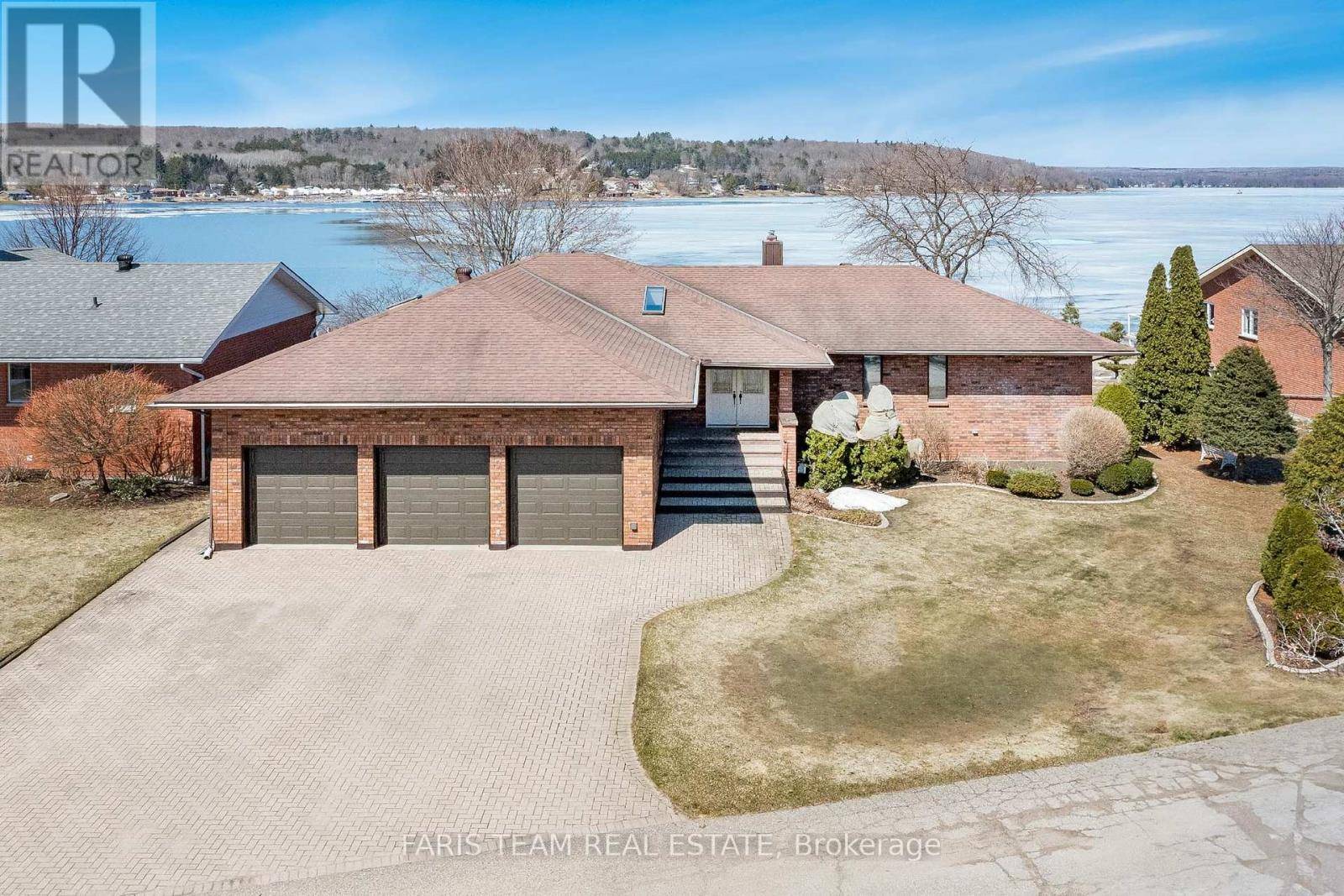 16 BECK BOULEVARD, Penetanguishene, ON L9M1C3