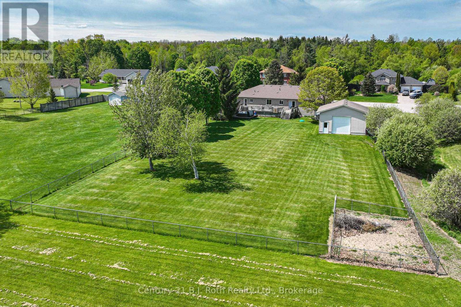 Springwater (phelpston), ON L0L2K0,28 MARL CREEK DRIVE