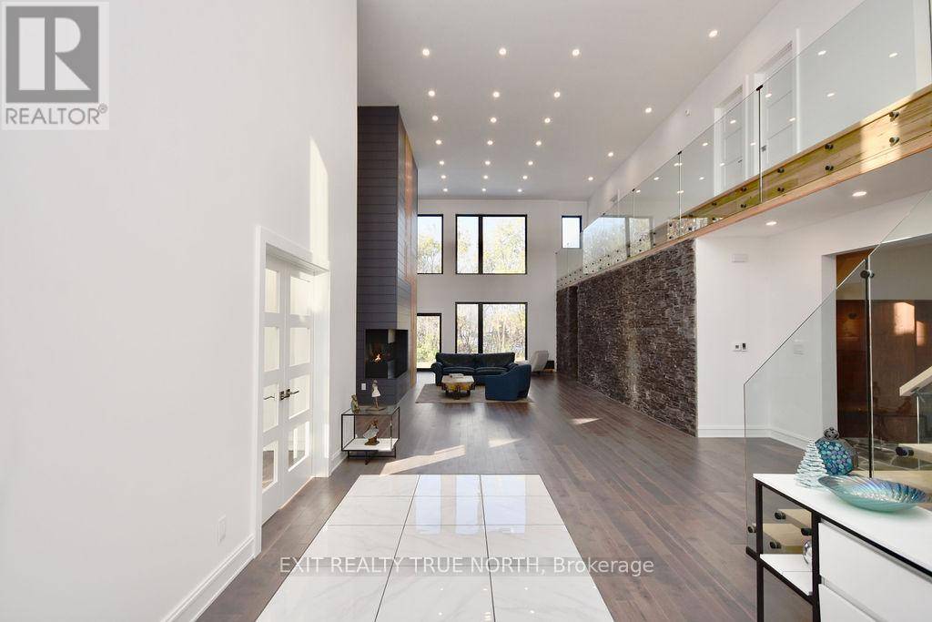 Springwater (midhurst), ON L4M6T4,57 GLENHURON DRIVE