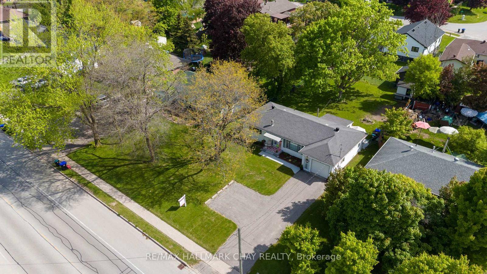 Springwater (elmvale), ON L0L1P0,33 YONGE STREET N