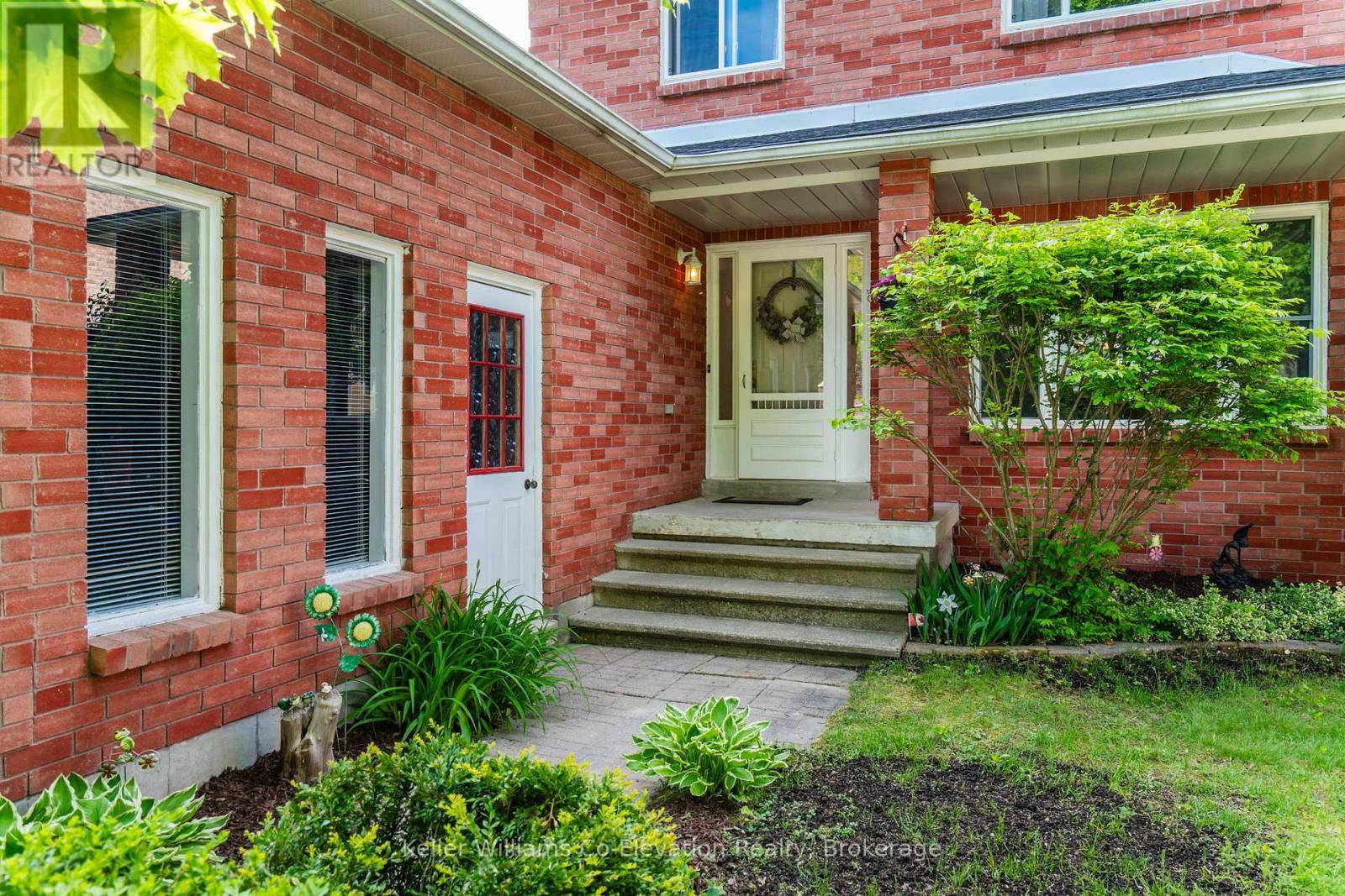 Midland, ON L4R5C6,1056 DINA CRESCENT