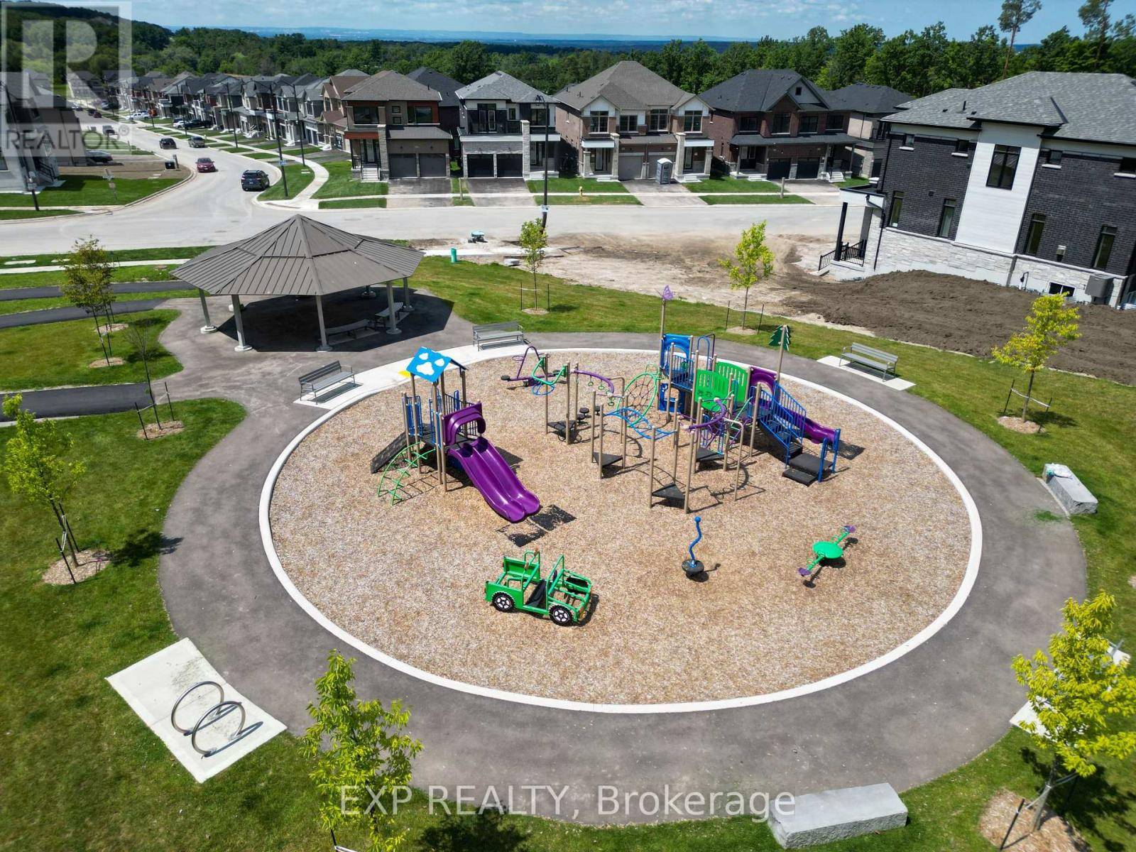Springwater (midhurst), ON L0L1Y3,56 BEARBERRY ROAD