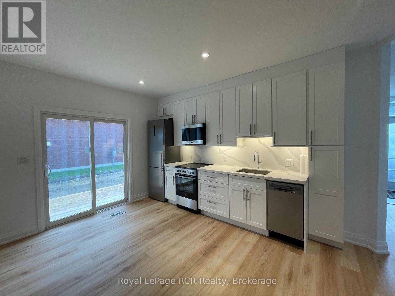 Collingwood, ON L9Y3A4,61 Cedar ST #- 1