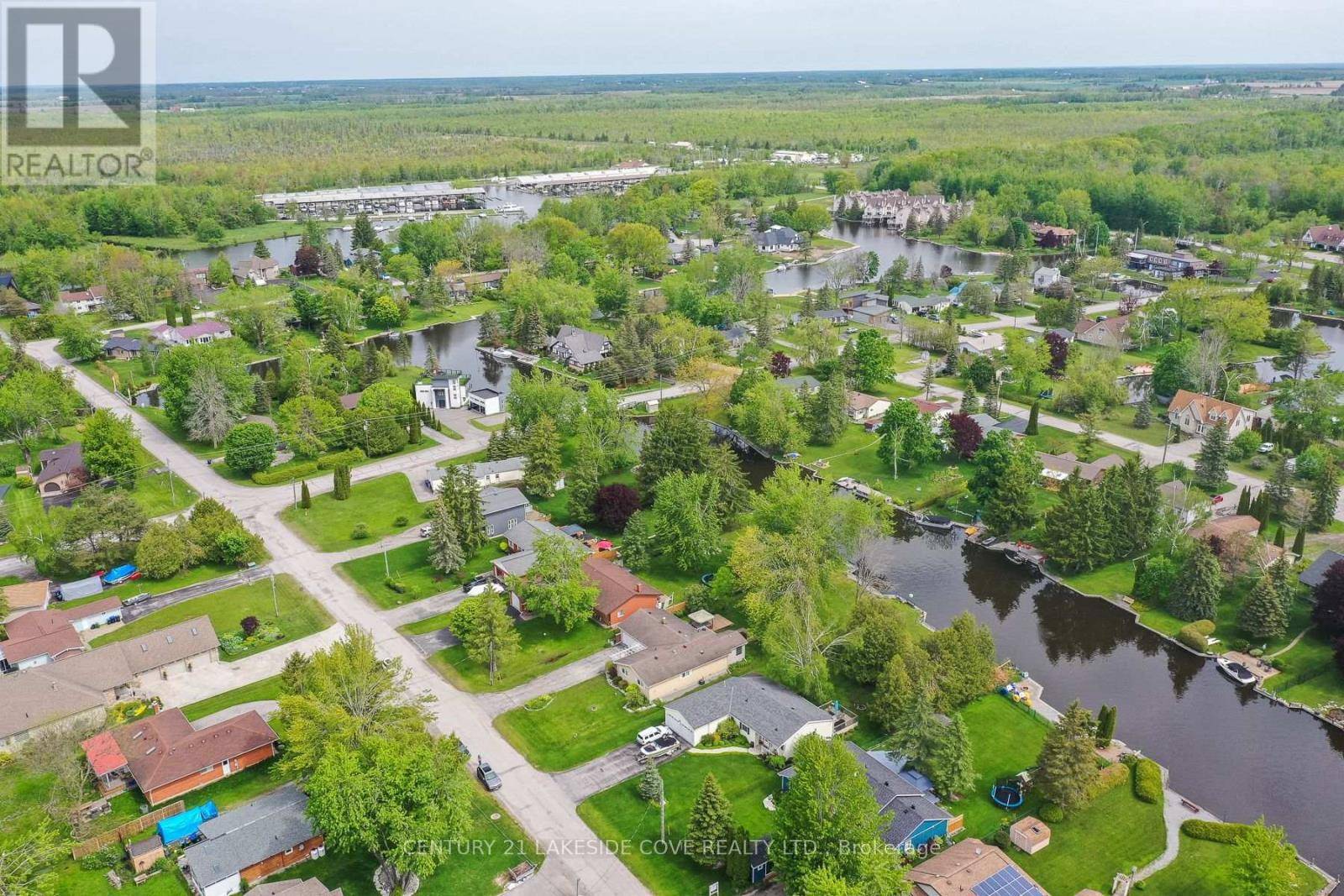 Ramara (brechin), ON L0K1B0,9 PINETREE COURT