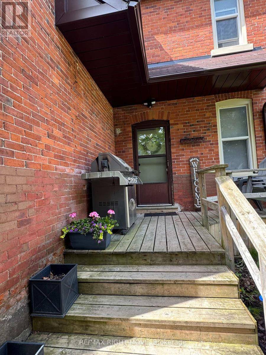 Orillia, ON L3V3B8,264 MISSISSAGA STREET W