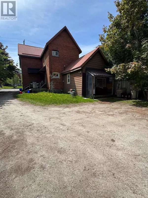 Orillia, ON L3V3B8,264 MISSISSAGA STREET W