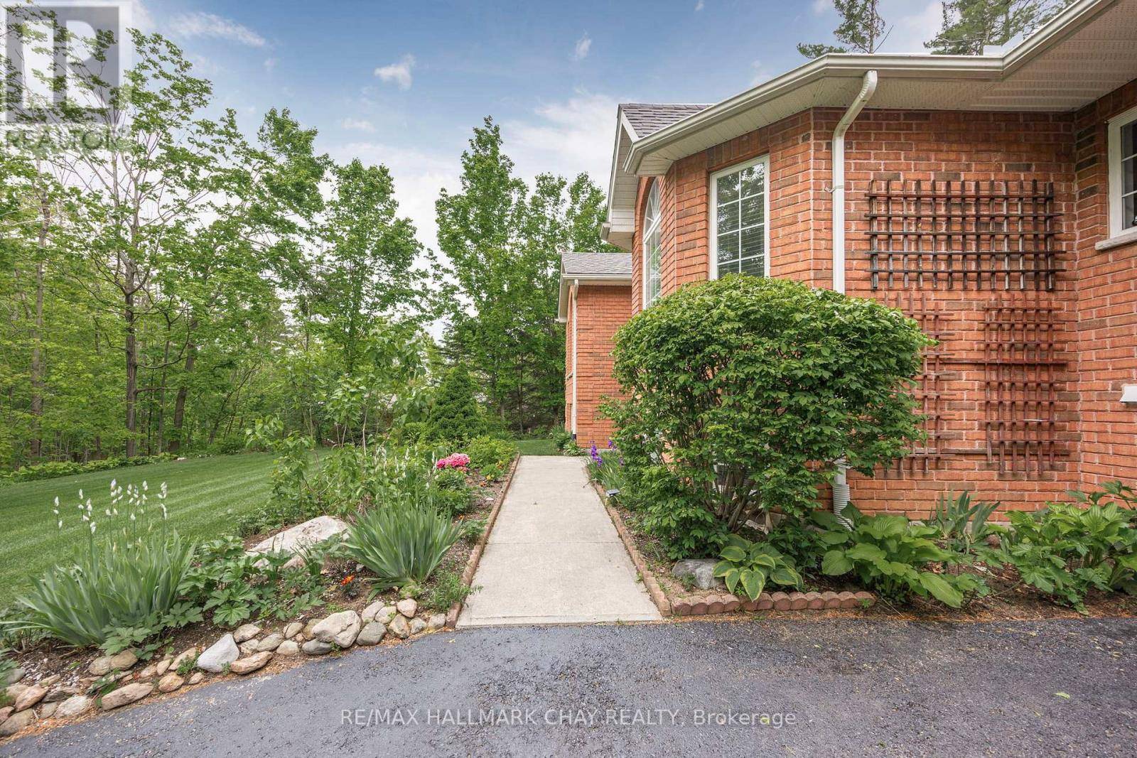 Oro-medonte, ON L0L2L0,7 PINEVIEW DRIVE