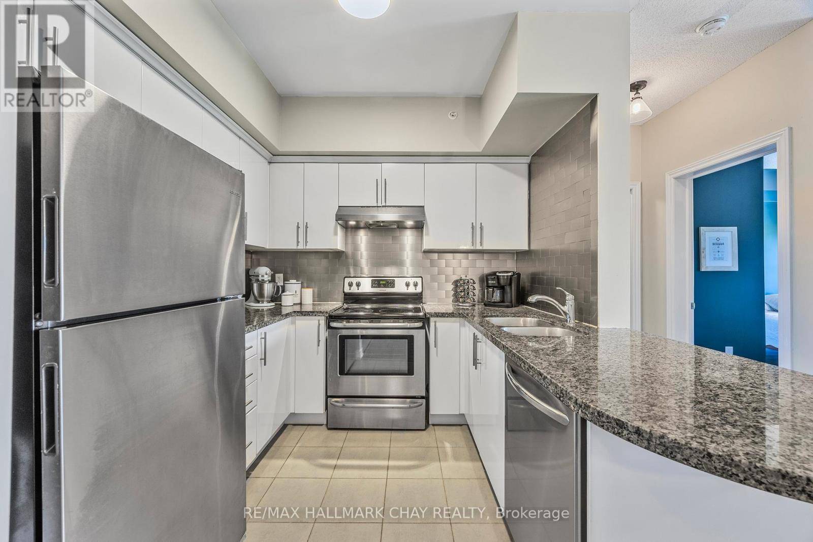 Barrie (ardagh), ON L4N2L3,40 Ferndale DR South #407