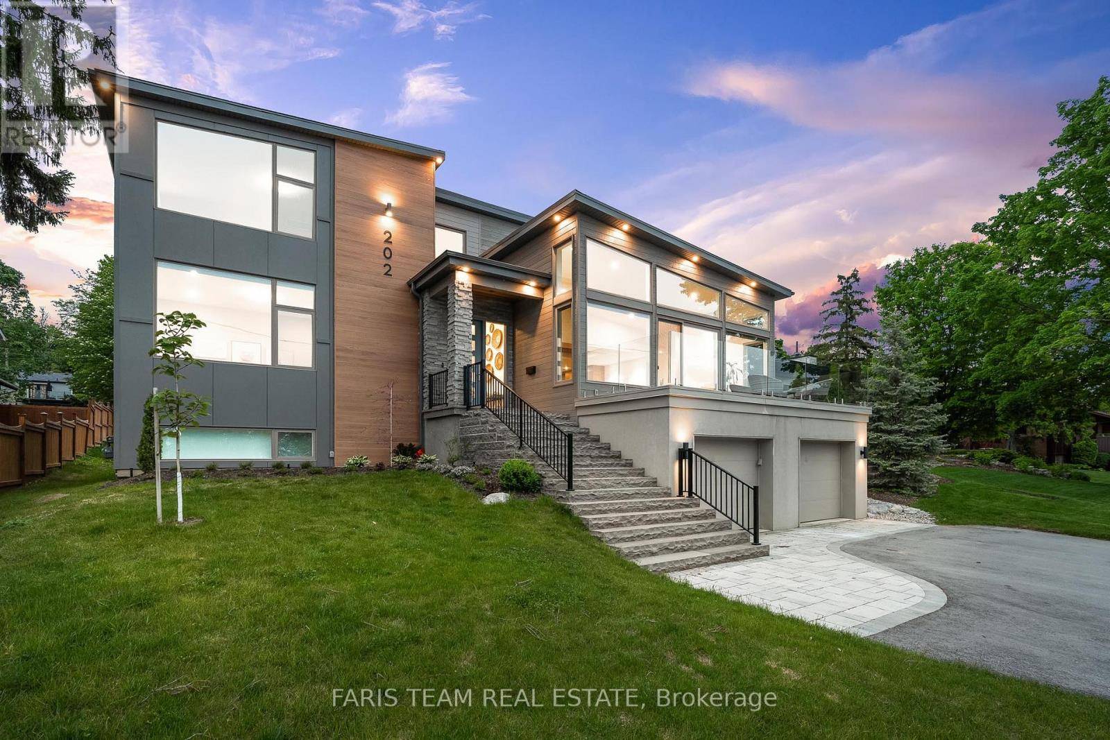 Barrie (north Shore), ON L4M1C3,202 KEMPENFELT DRIVE