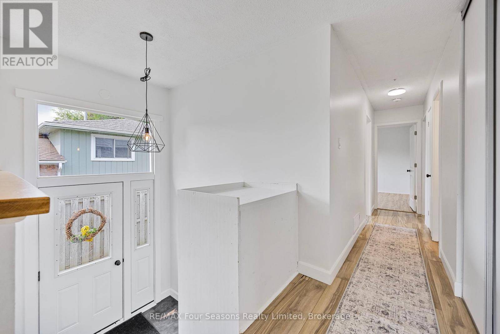 Collingwood, ON L9Y4G1,68 COURTICE CRESCENT
