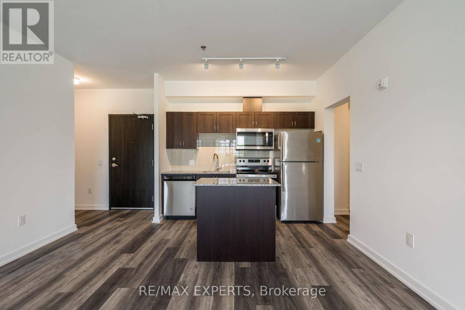 Barrie (holly), ON L4N9C6,430 Essa RD #307