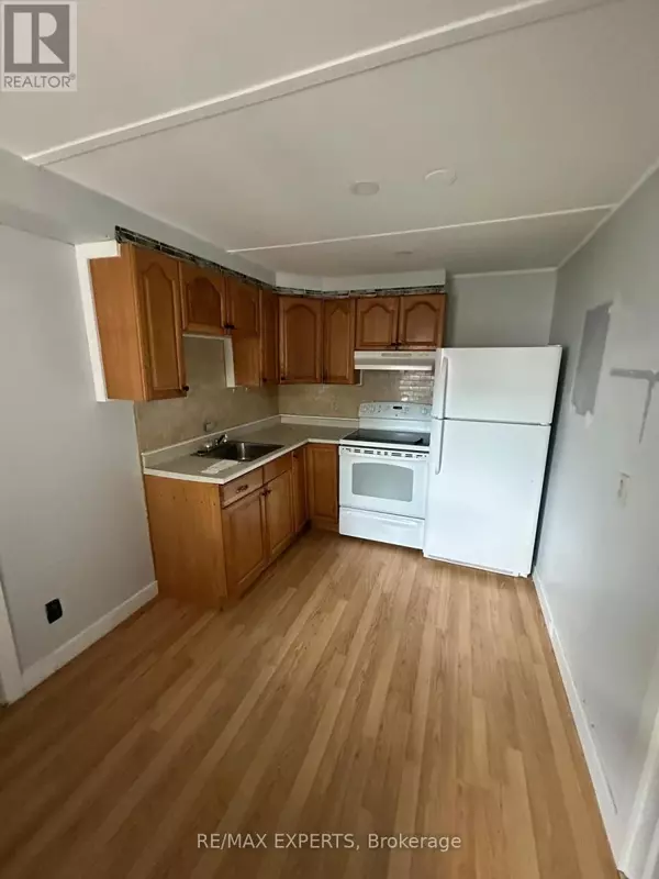 Orillia, ON L3V5G4,62 West ST South #B