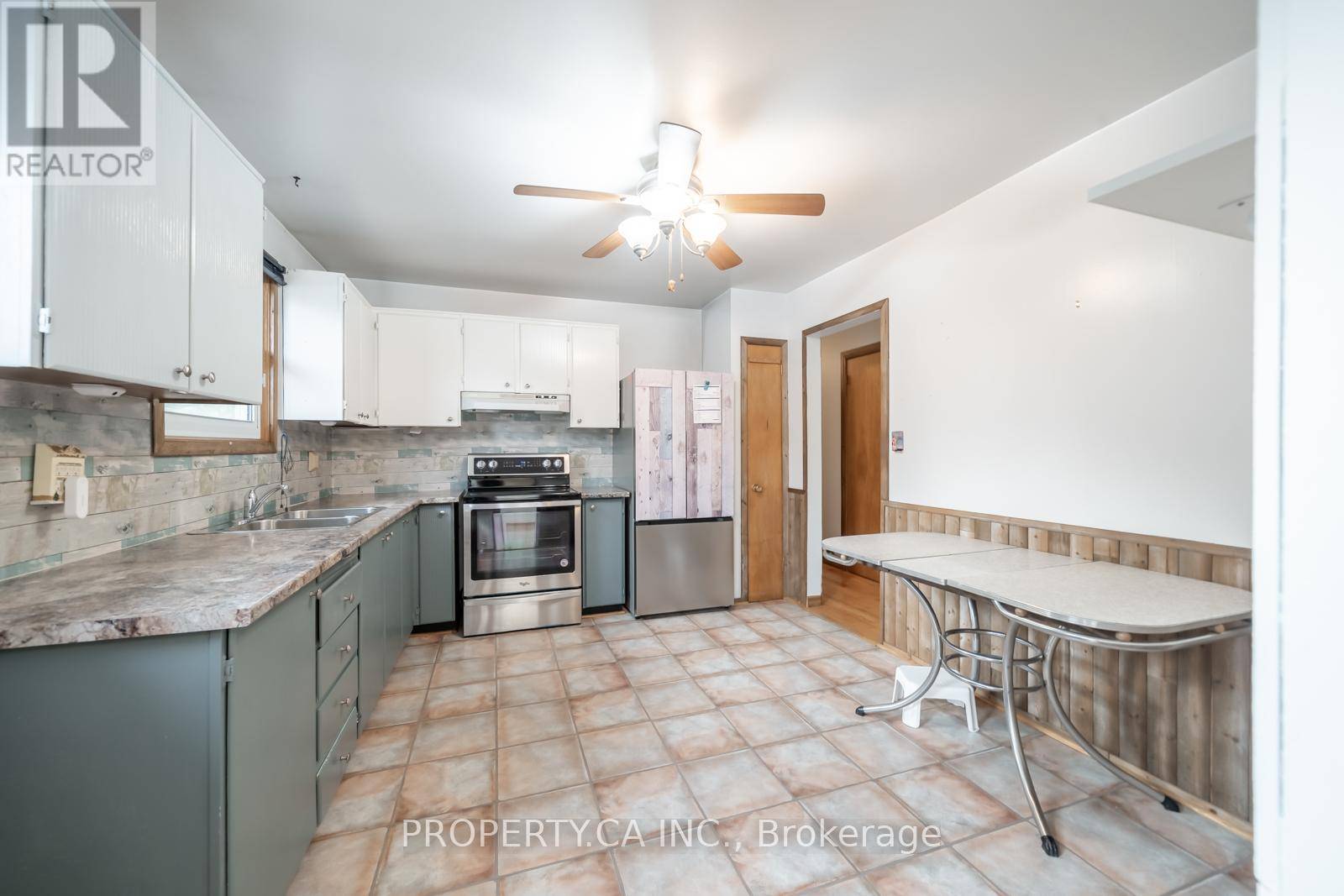 Orillia, ON L3V4Y6,427 JAMIESON DRIVE