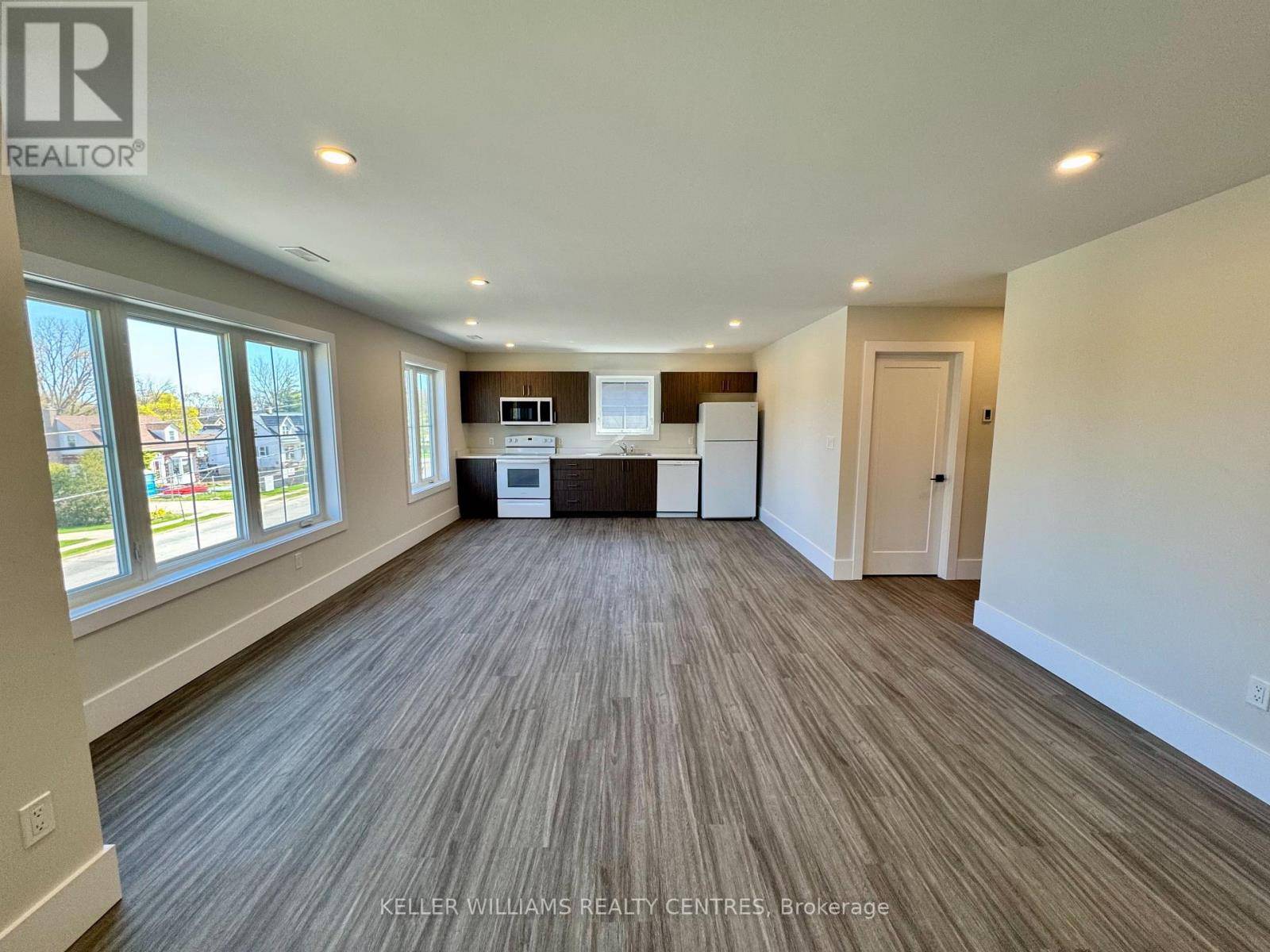 Barrie (allandale), ON L4N2T8,63 Holgate ST #Upper