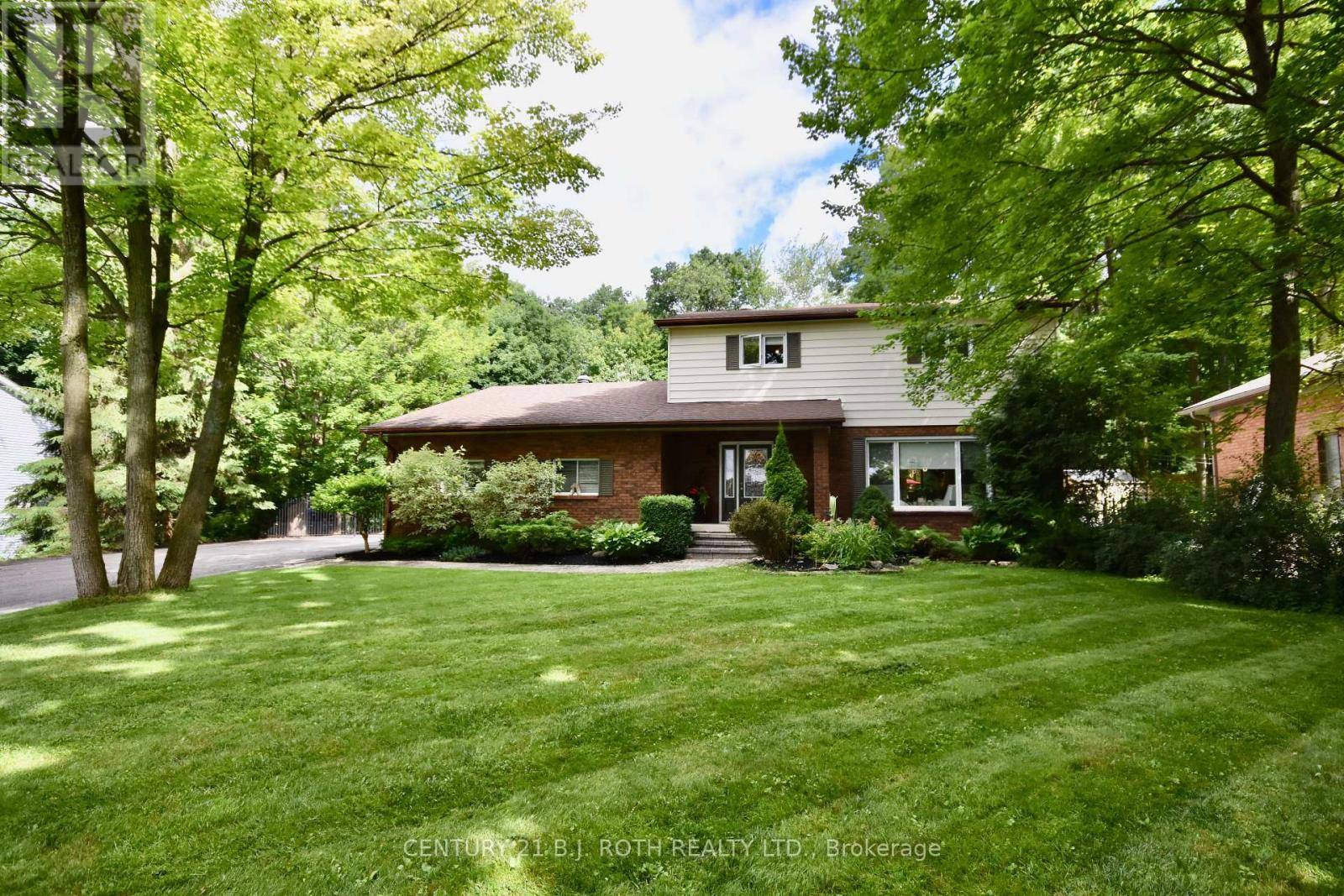 Springwater (midhurst), ON L9X0P7,32 WATTIE ROAD
