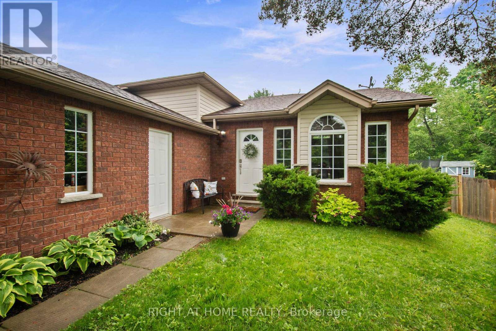 18 EDGEWOOD CRESCENT, Clearview (new Lowell), ON L0M1N0