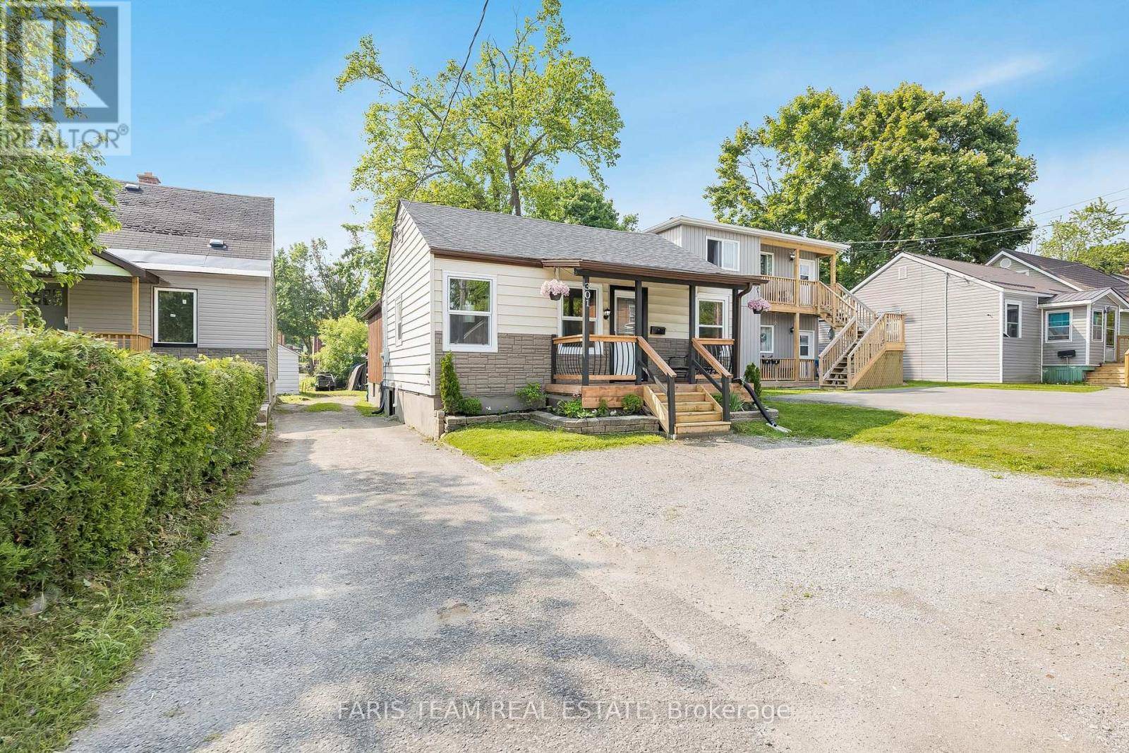 Orillia, ON L3V3E9,301 MARY STREET
