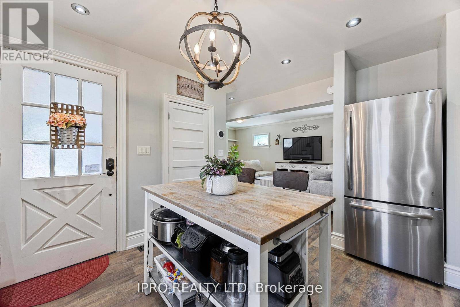 Orillia, ON L3V3E7,280 MARY STREET