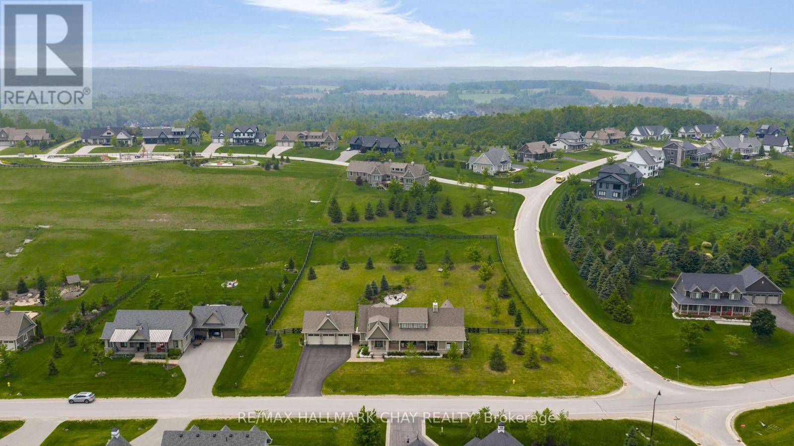 Oro-medonte, ON L0K1E0,12 THOROUGHBRED DRIVE