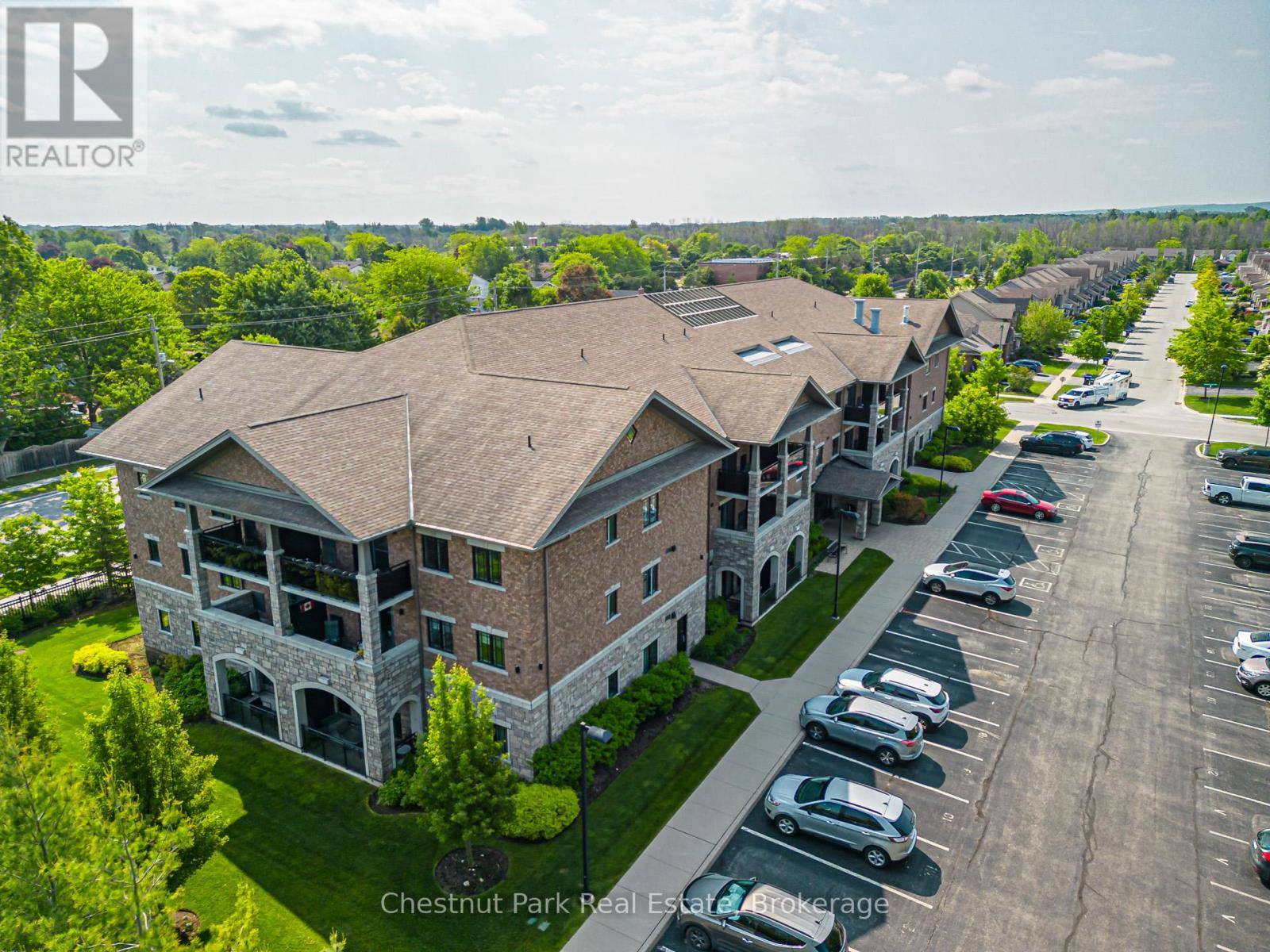 Collingwood, ON L9Y0X7,1 Chamberlain CRES #306