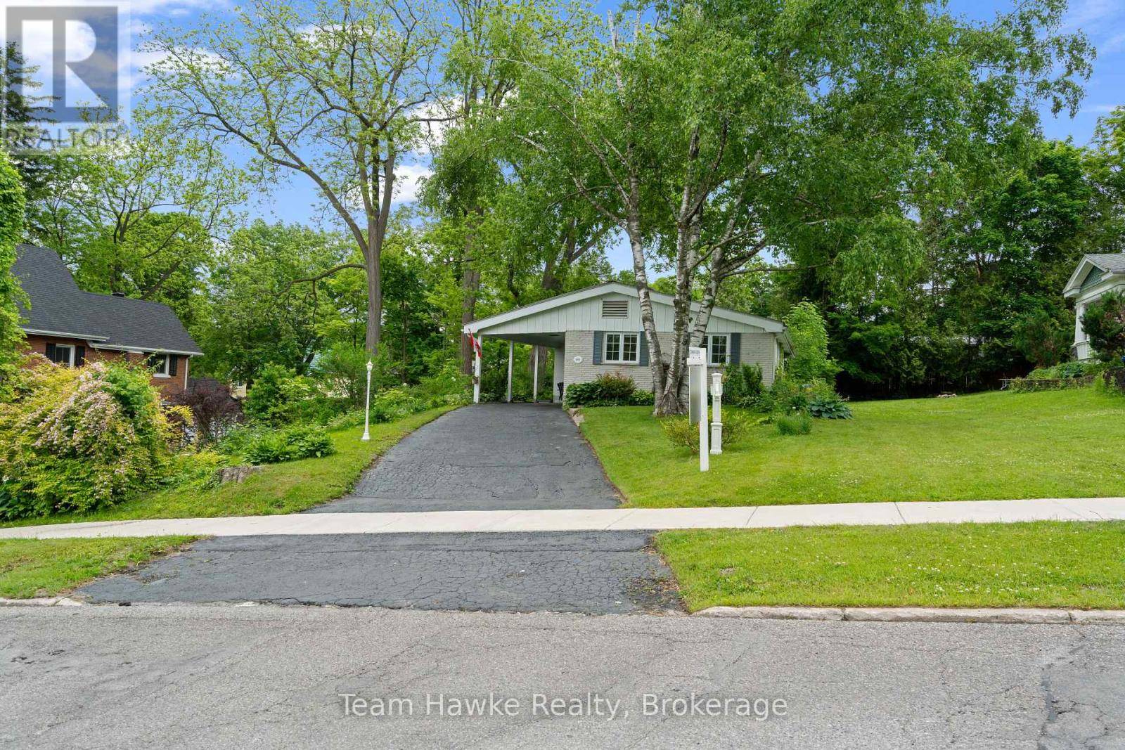 Midland, ON L4R1R9,689 DOMINION AVENUE