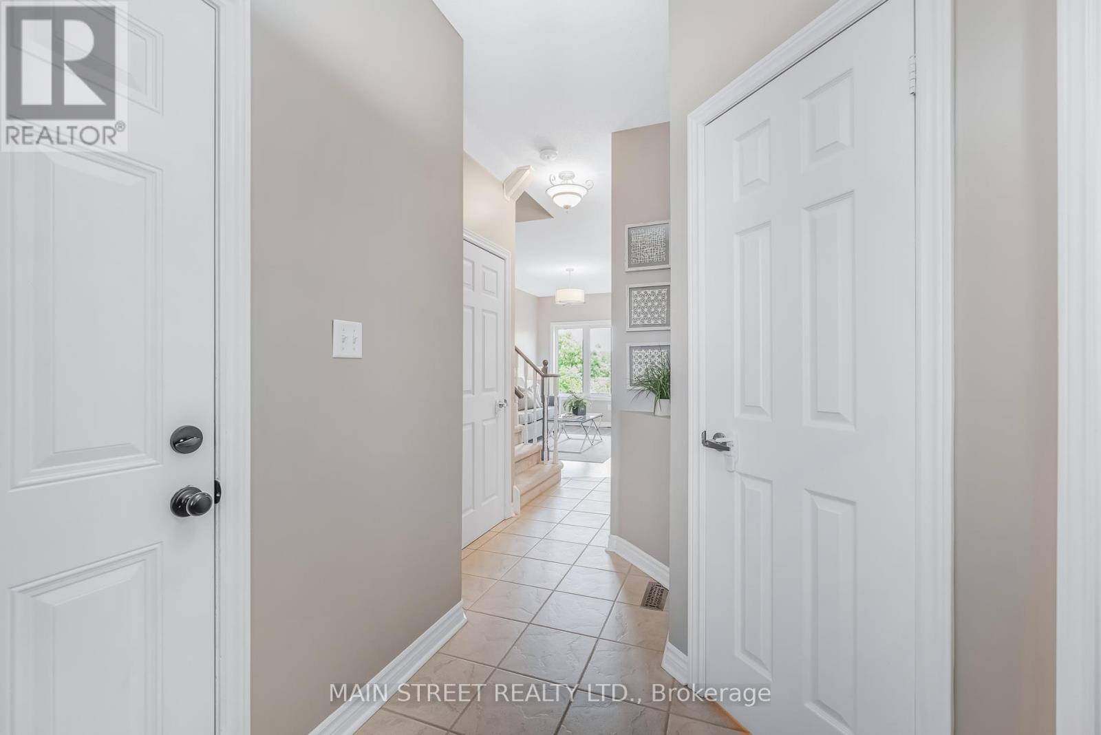 Barrie (east Bayfield), ON L4M0C6,32 ARCH BROWN COURT