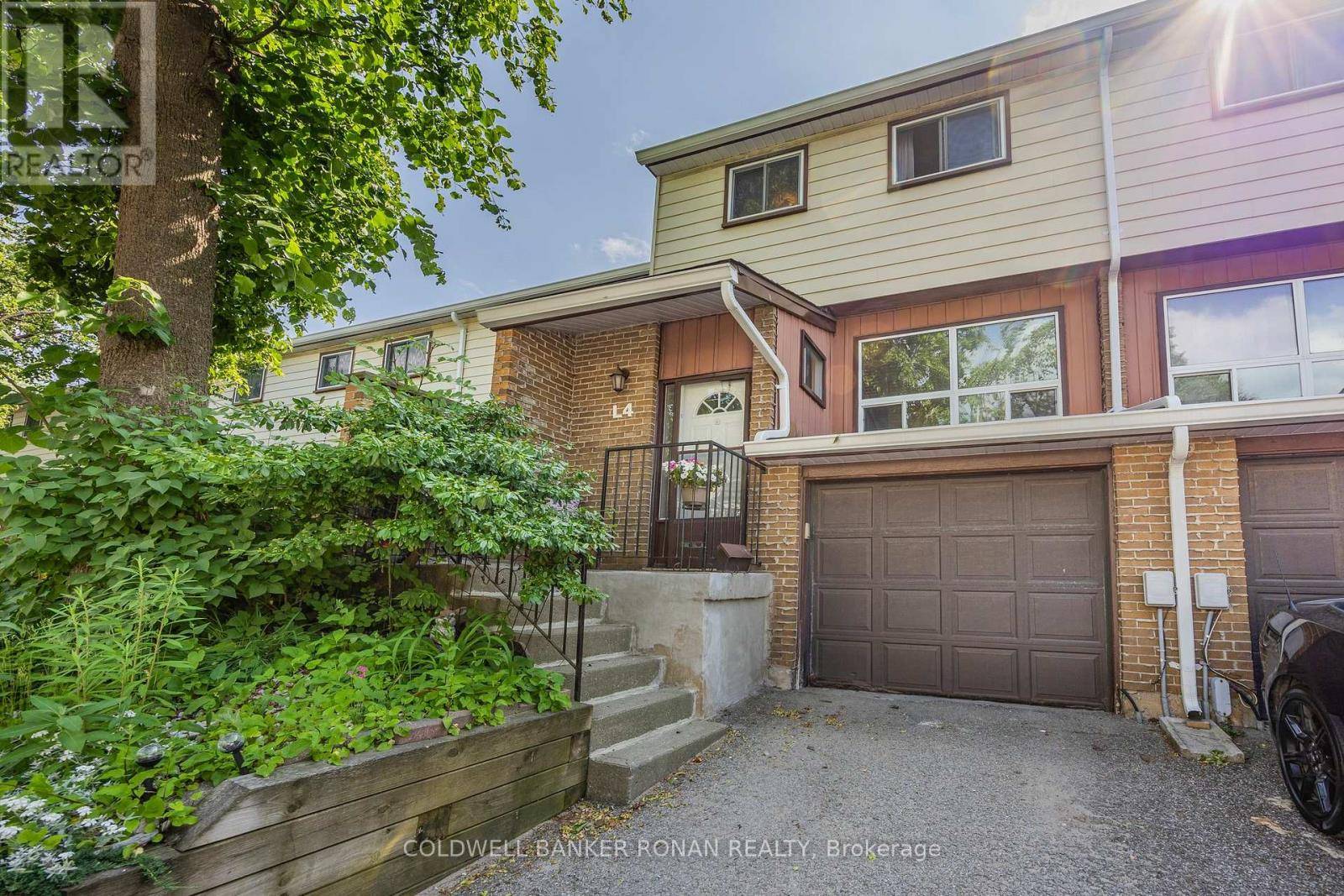 Barrie (cundles East), ON L4M5C4,63 Ferris LN #L4