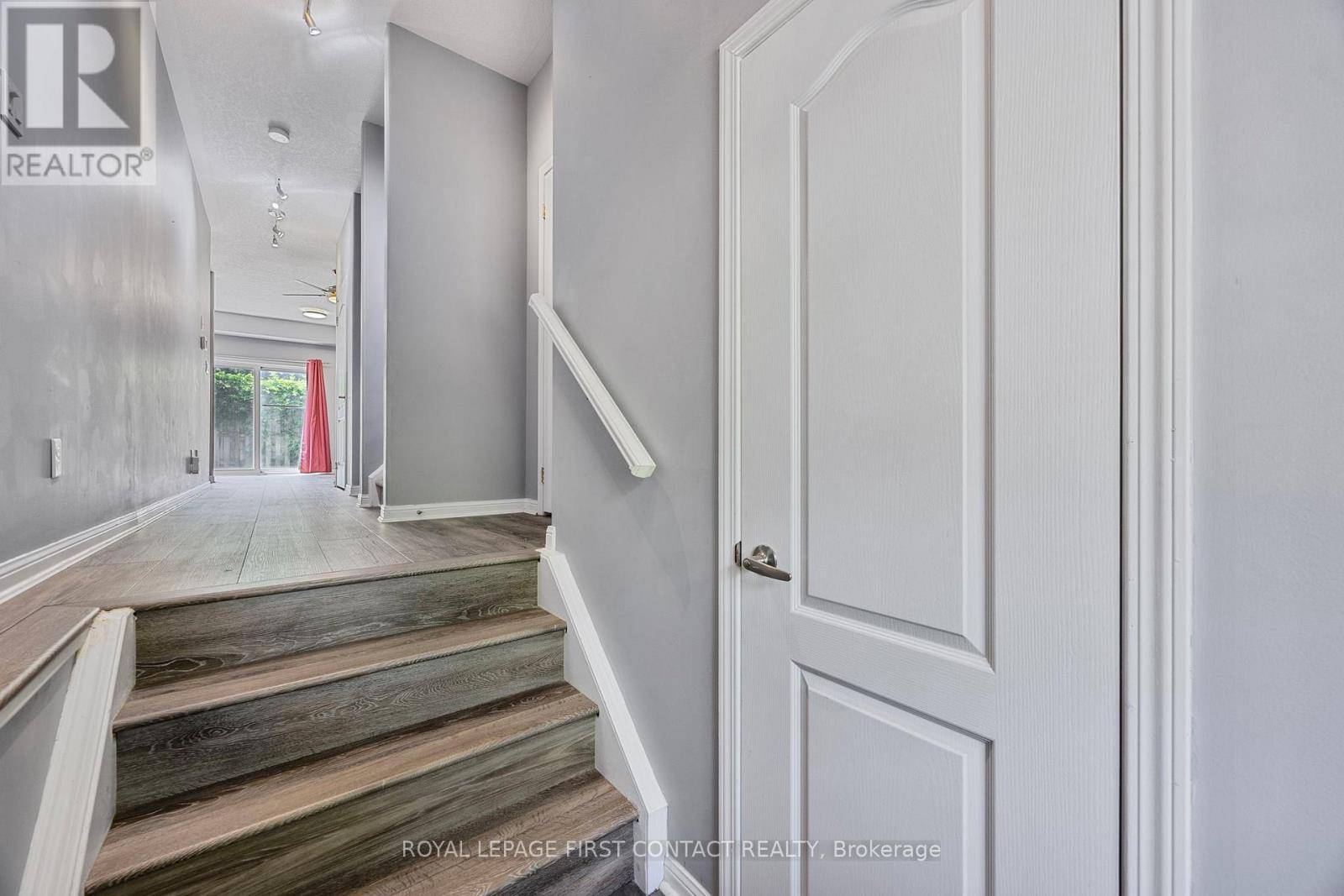 Barrie (painswick North), ON L4N4E2,488 Yonge ST #12