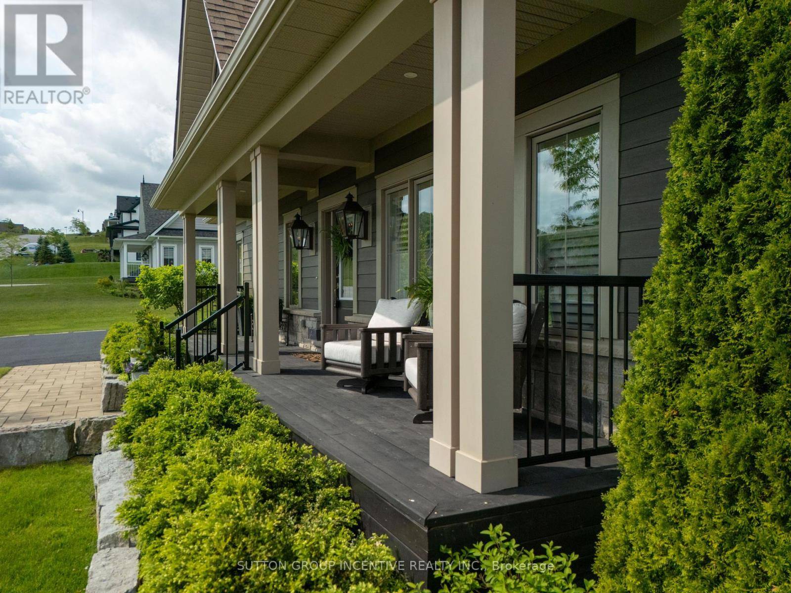 Oro-medonte, ON L0K1E0,22 THOROUGHBRED DRIVE